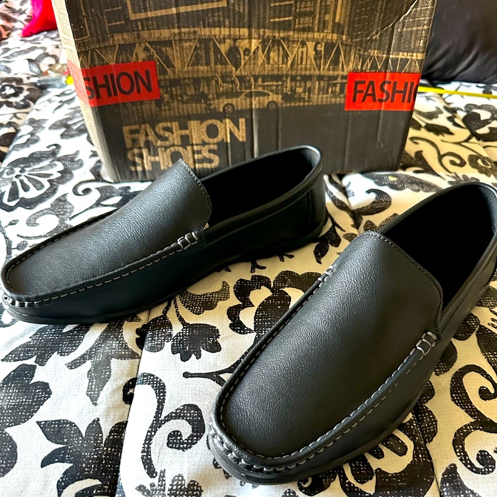 Men’s Fashion loafers. A SHEIN brand size 10 EUR 44